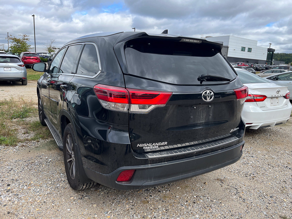 Used 2018 Toyota Highlander XLE AWD/4WD image 4