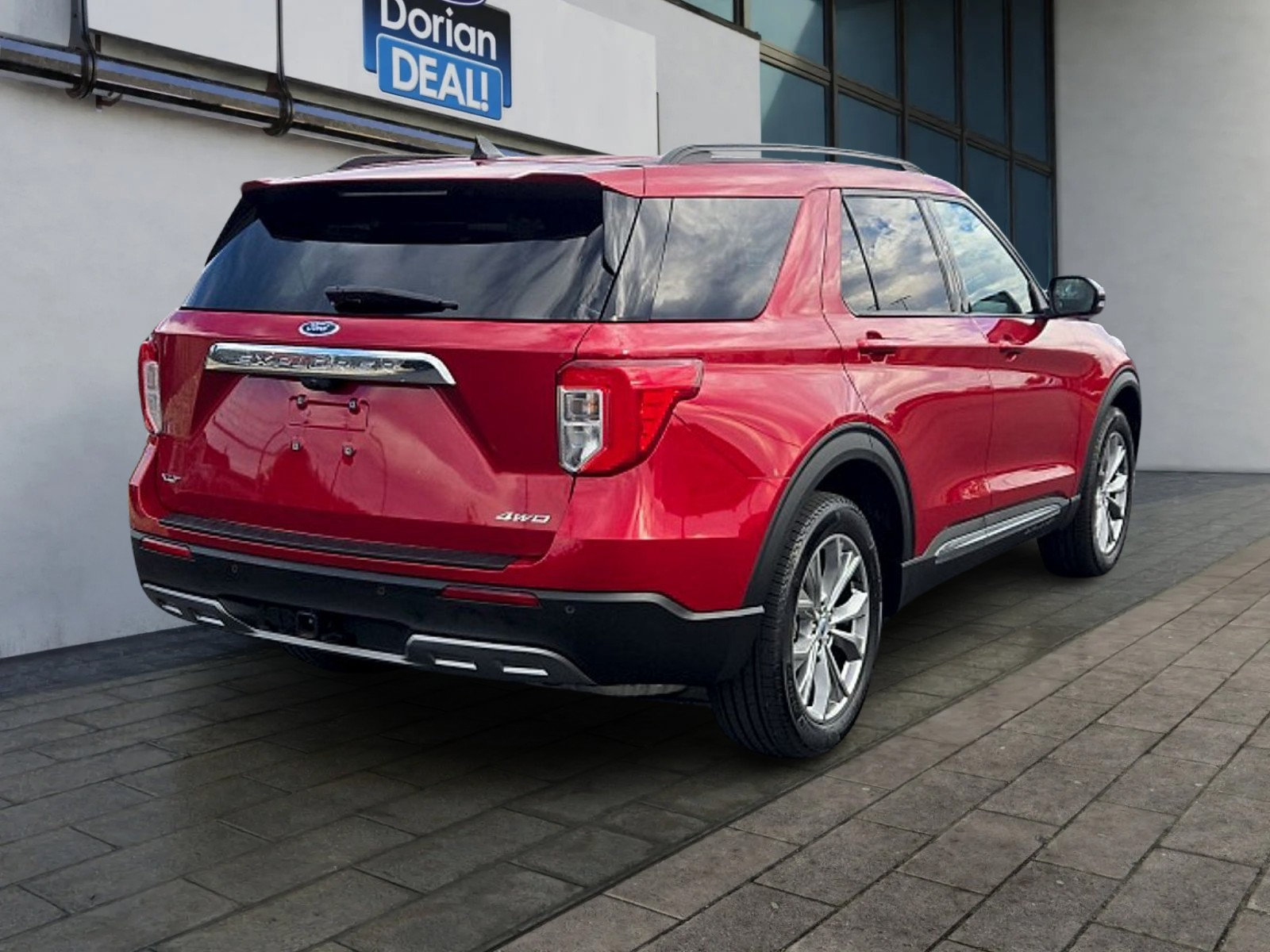 Used 2023 Ford Explorer XLT w/ Equipment Group 202A AWD/4WD image 3