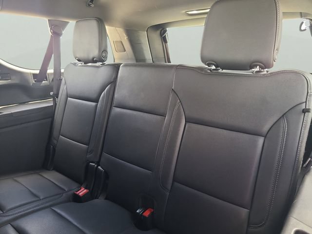 Used 2024 Chevrolet Suburban LT AWD/4WD image 17