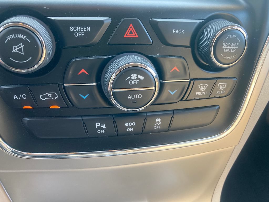Used 2015 Jeep Grand Cherokee Limited AWD/4WD image 27