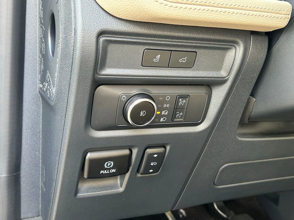 Used 2022 Ford Expedition Limited image 51