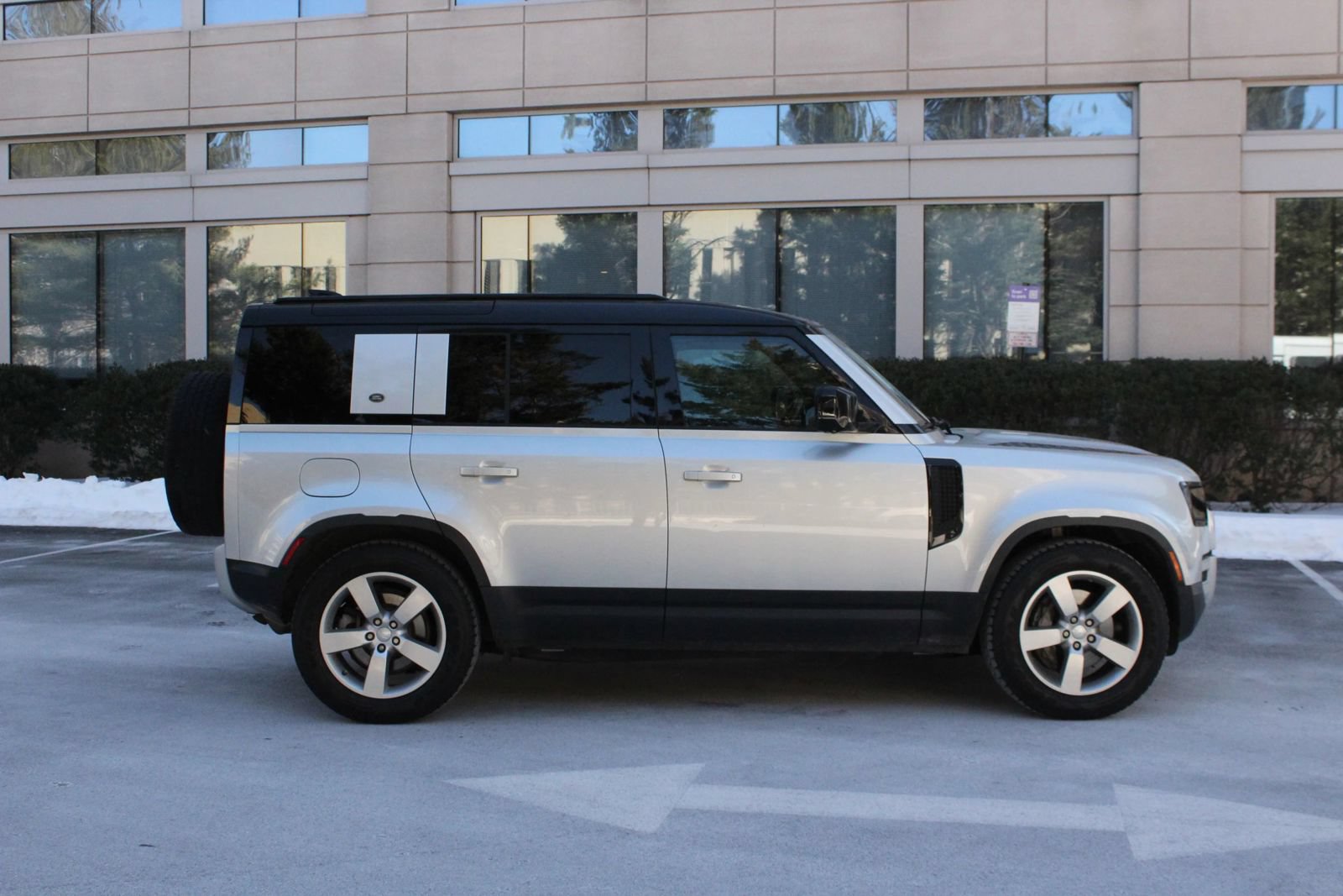 Used 2020 Land Rover Defender 110 First Edition AWD/4WD image 6