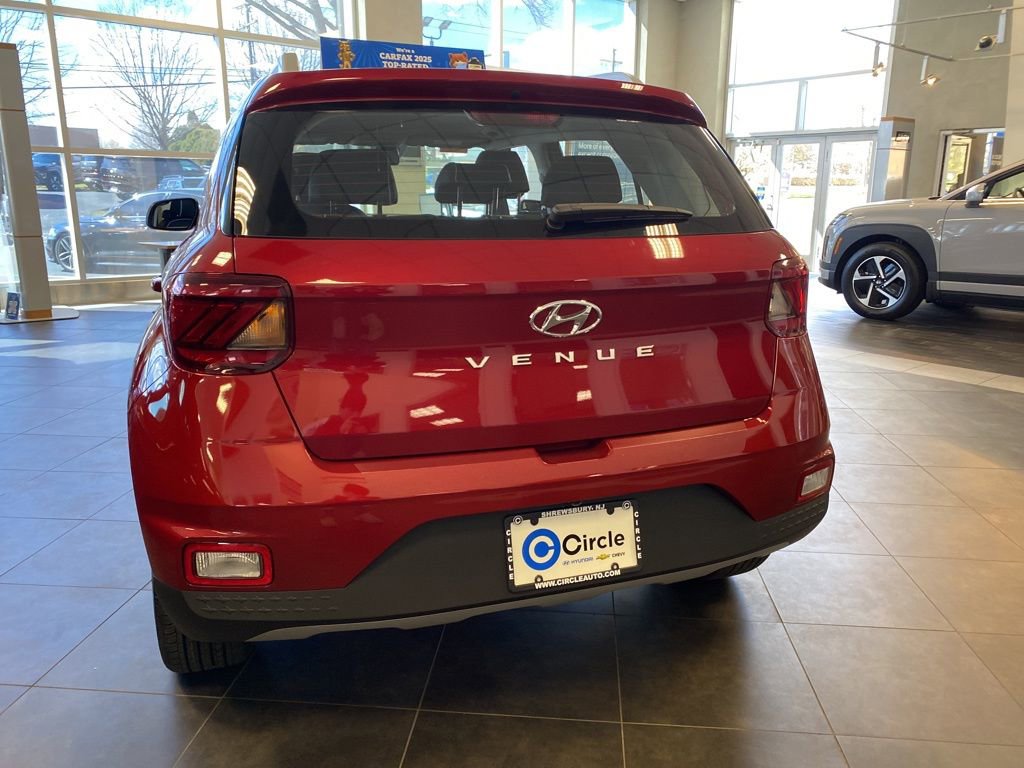 New 2025 Hyundai Venue Limited image 4