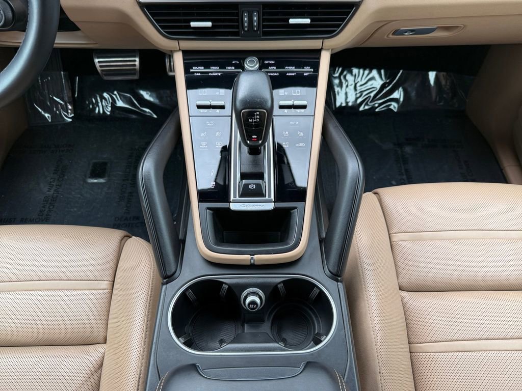 Used 2023 Porsche Cayenne GTS AWD/4WD image 14