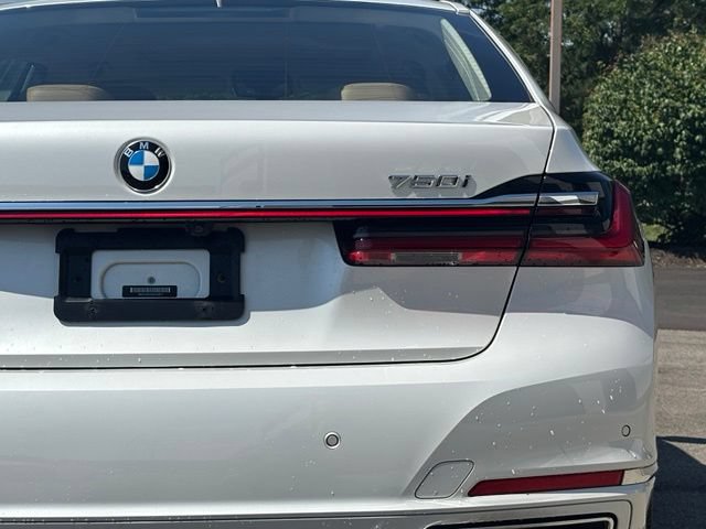 Used 2021 BMW 750i xDrive w/ Autobahn Package AWD/4WD image 5