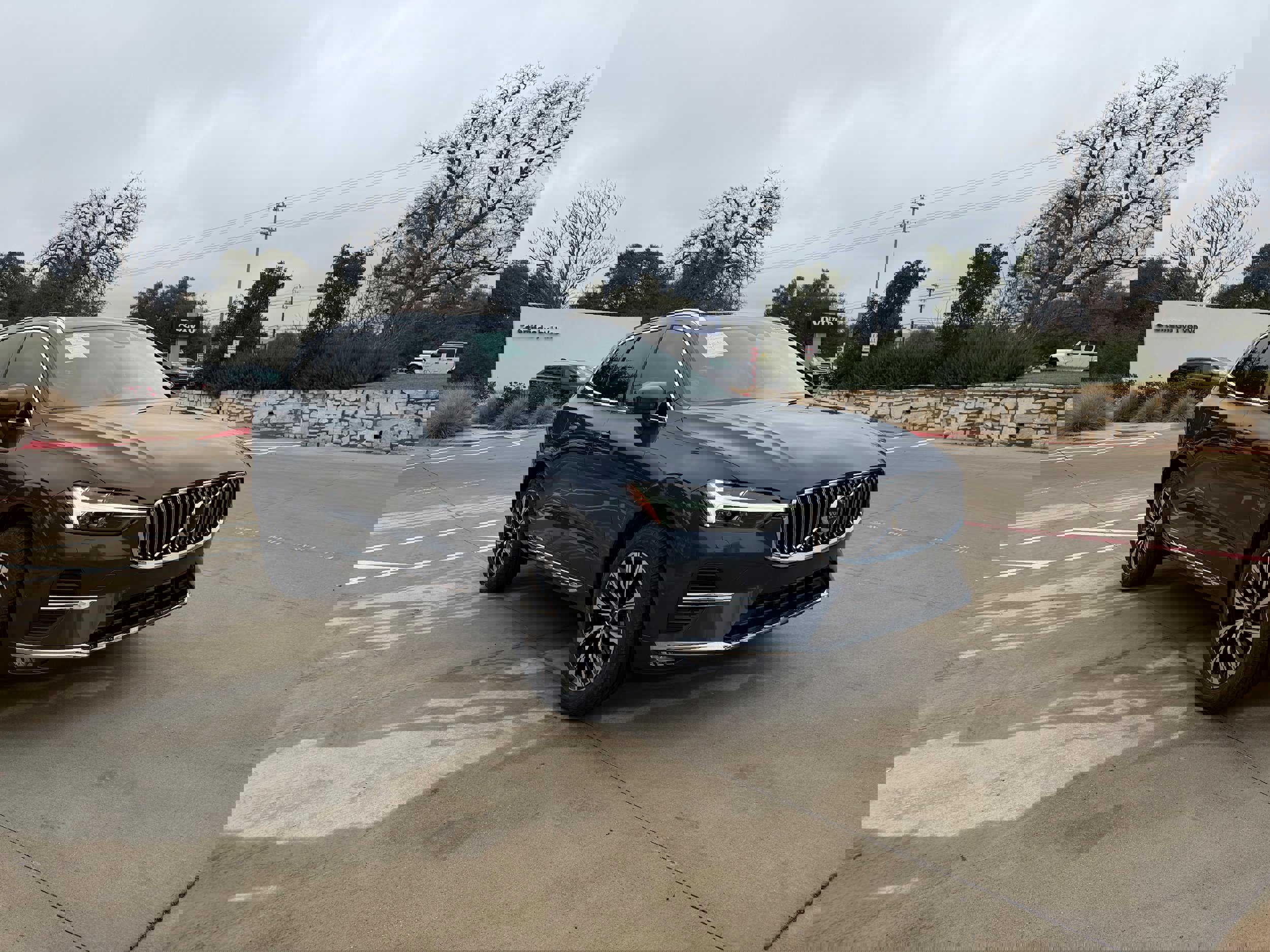 Certified 2023 Volvo XC60 B5 Plus w/ Climate Package image 7