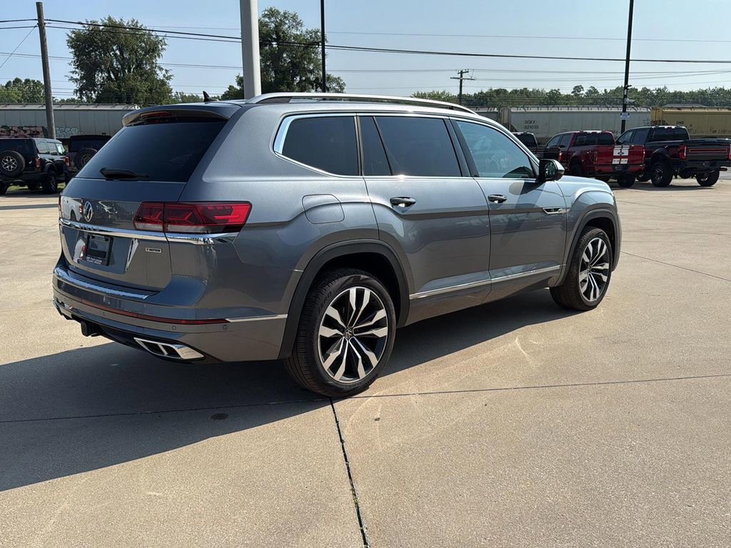 Used 2022 Volkswagen Atlas SEL Premium image 6