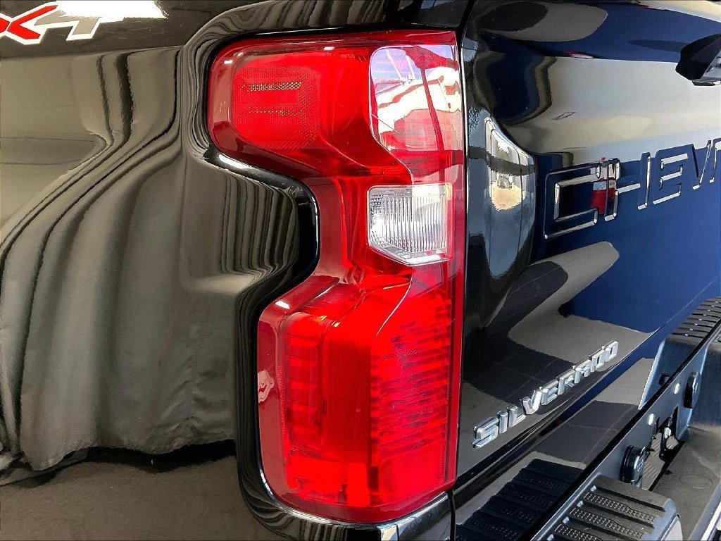 Used 2024 Chevrolet Silverado 1500 LT AWD/4WD image 34