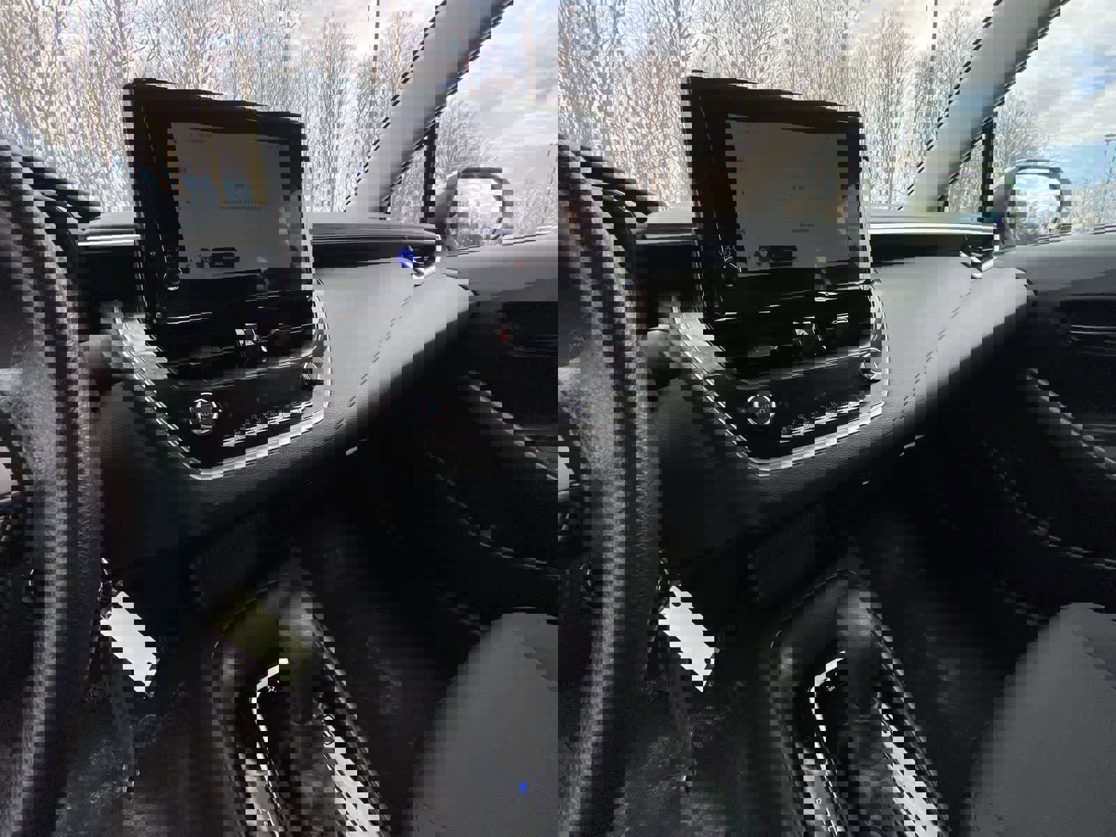 Used 2025 Toyota Corolla LE image 19