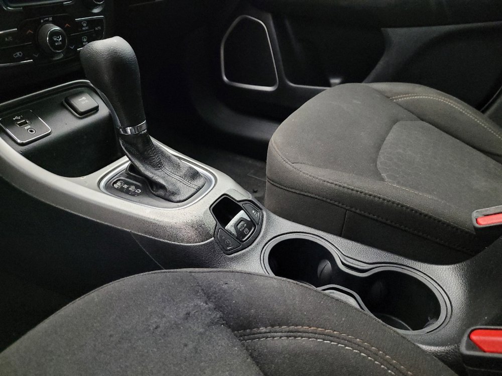 Used 2021 Jeep Compass Sport image 26