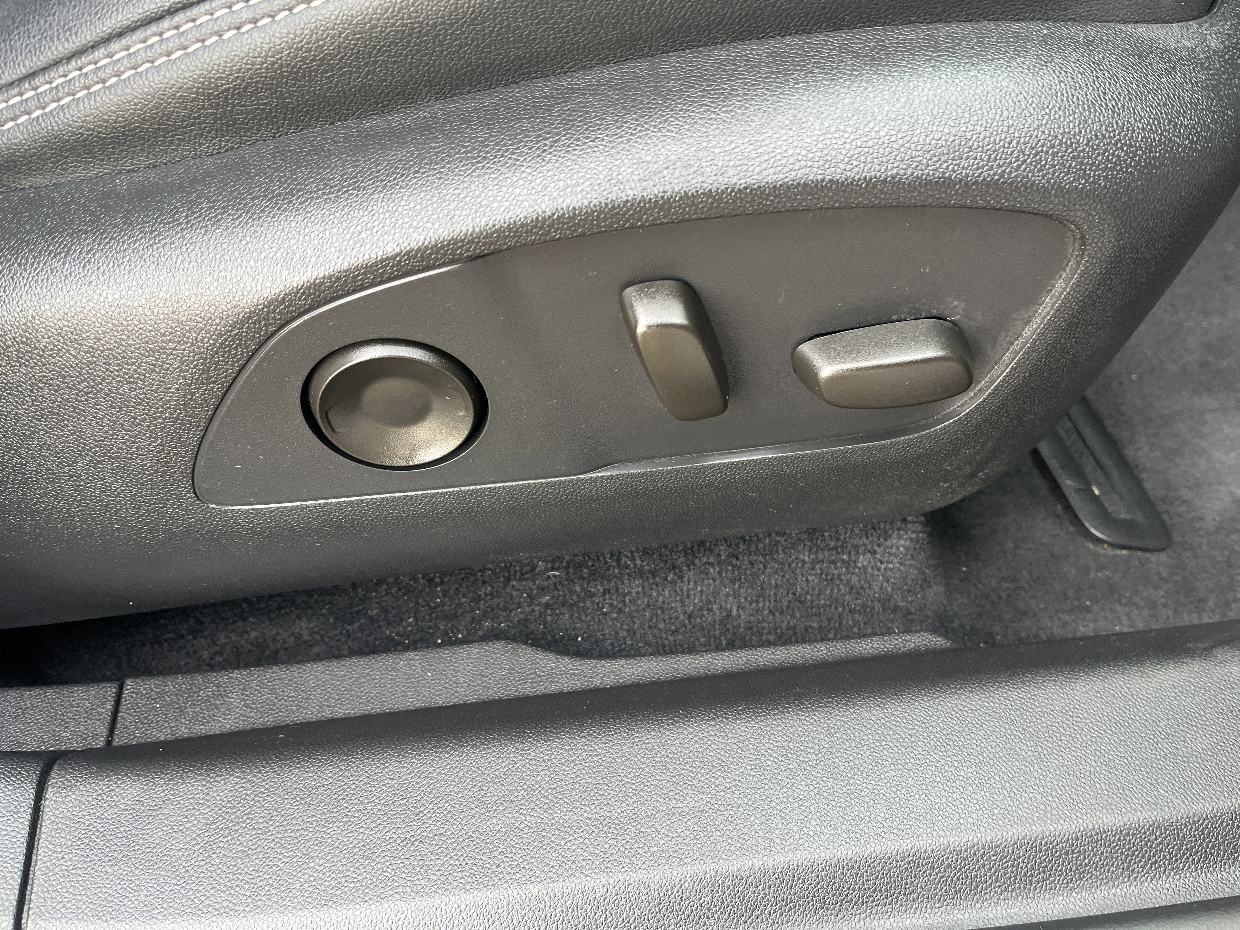 Used 2024 Chevrolet Blazer EV LT image 17