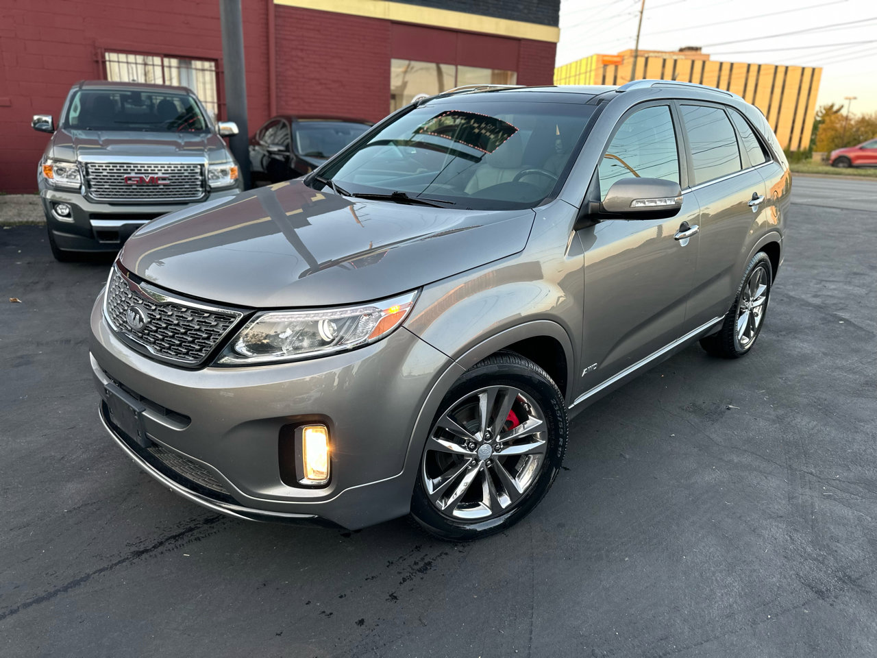 Used 2014 Kia Sorento SX w/ 3rd Row Package image 2