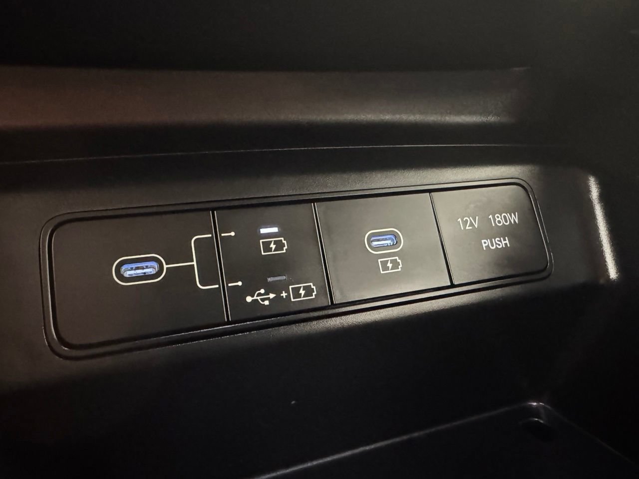 Used 2025 Hyundai Tucson SE FWD image 26