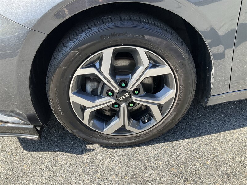 Used 2021 Kia Forte LXS FWD image 9