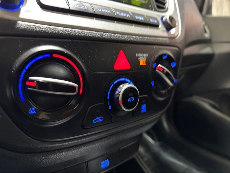 Used 2021 Hyundai Accent SE image 22