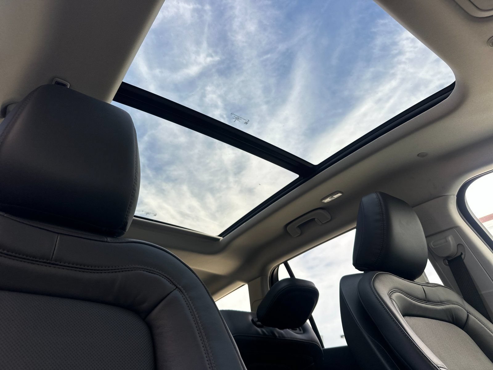 New 2026 Lincoln Aviator Reserve w/ Jet Appearance Package RWD image 17