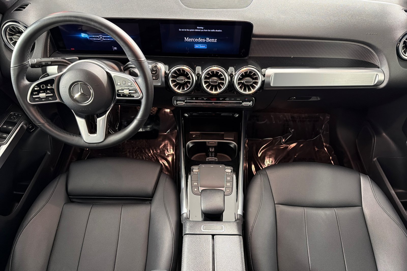 Used 2022 Mercedes-Benz GLB 250 w/ Premium Package Lite image 12