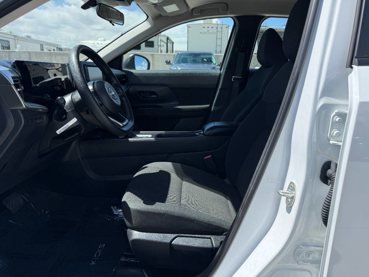 Used 2025 Nissan Kicks S image 16