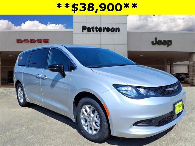 New 2026 Chrysler Voyager LX