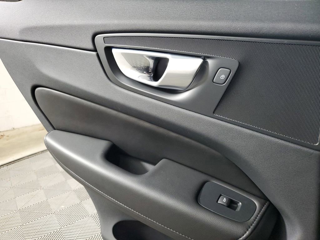 Used 2023 Volvo XC60 B5 Core w/ Climate Package image 20