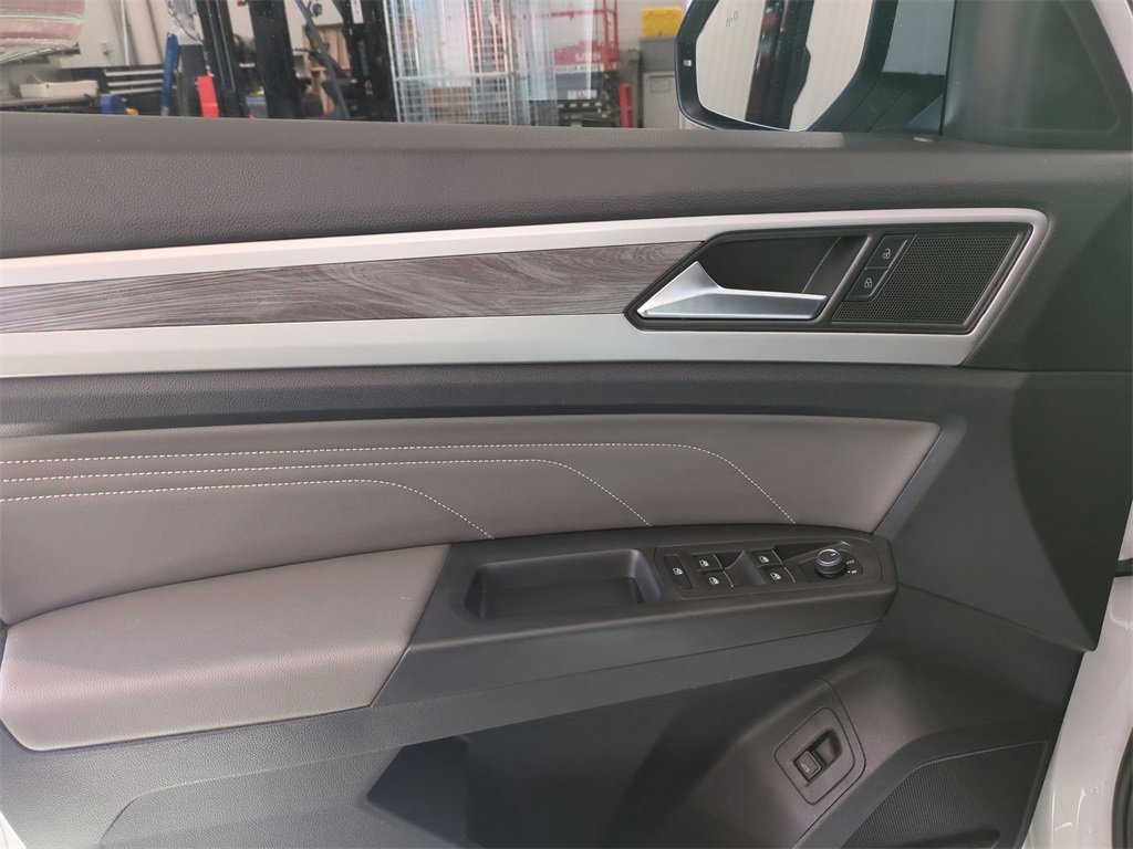 Used 2023 Volkswagen Atlas Cross Sport SE image 10