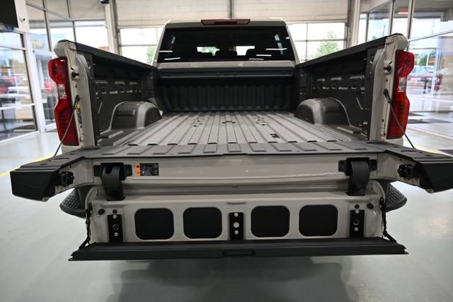 New 2026 Chevrolet Silverado 2500 Custom w/ Custom Value Package AWD/4WD image 9