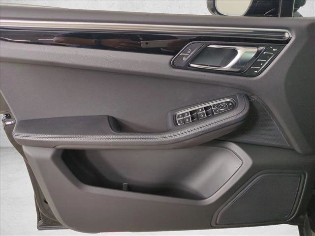 New 2026 Porsche Macan image 14