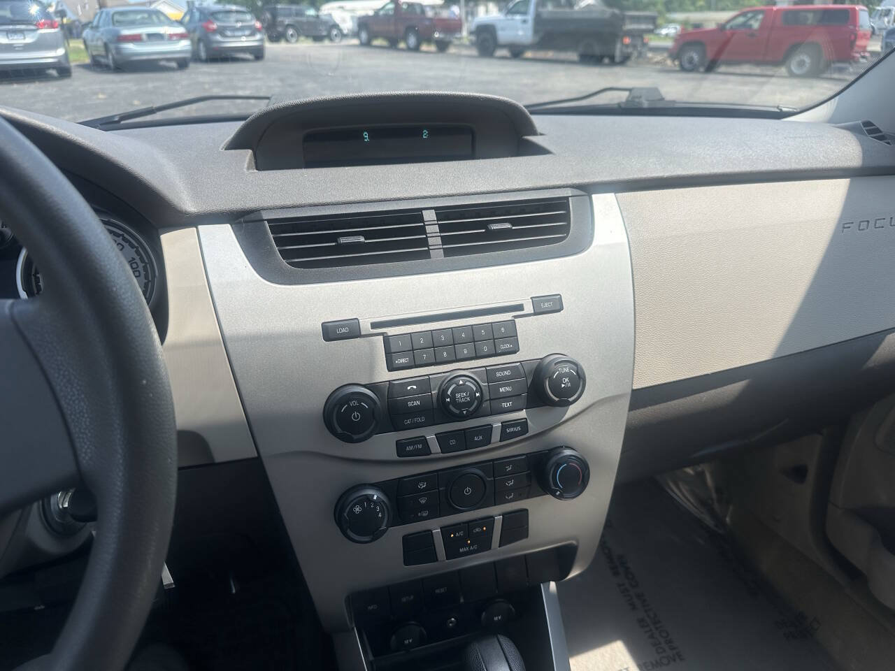 Used 2008 Ford Focus SE FWD image 11