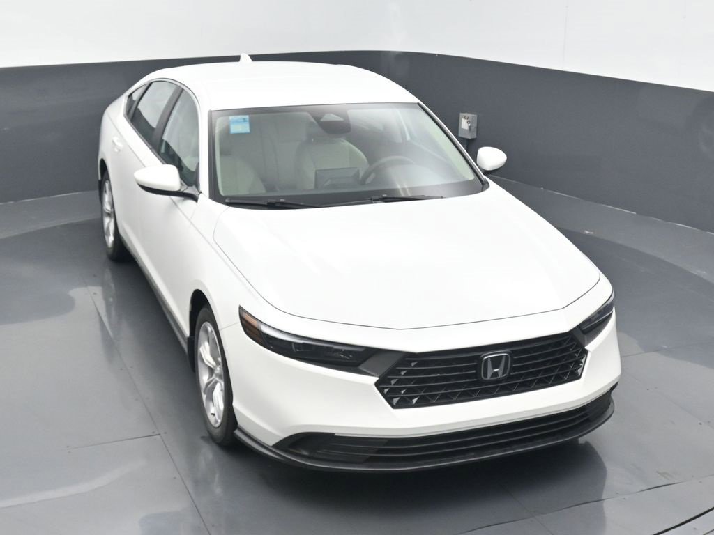 Certified 2025 Honda Accord LX image 3