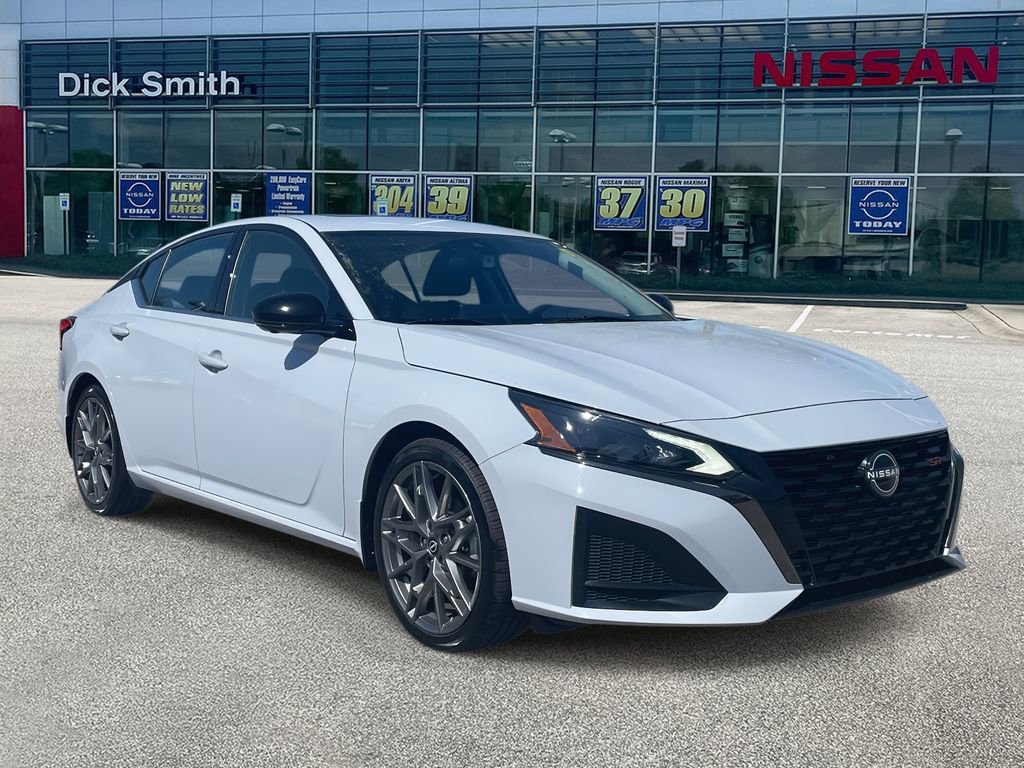 Used 2023 Nissan Altima 2.0 SR image 1