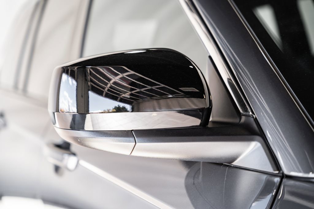 New 2025 Jeep Grand Cherokee Laredo X w/ Luxury Tech Group I image 14