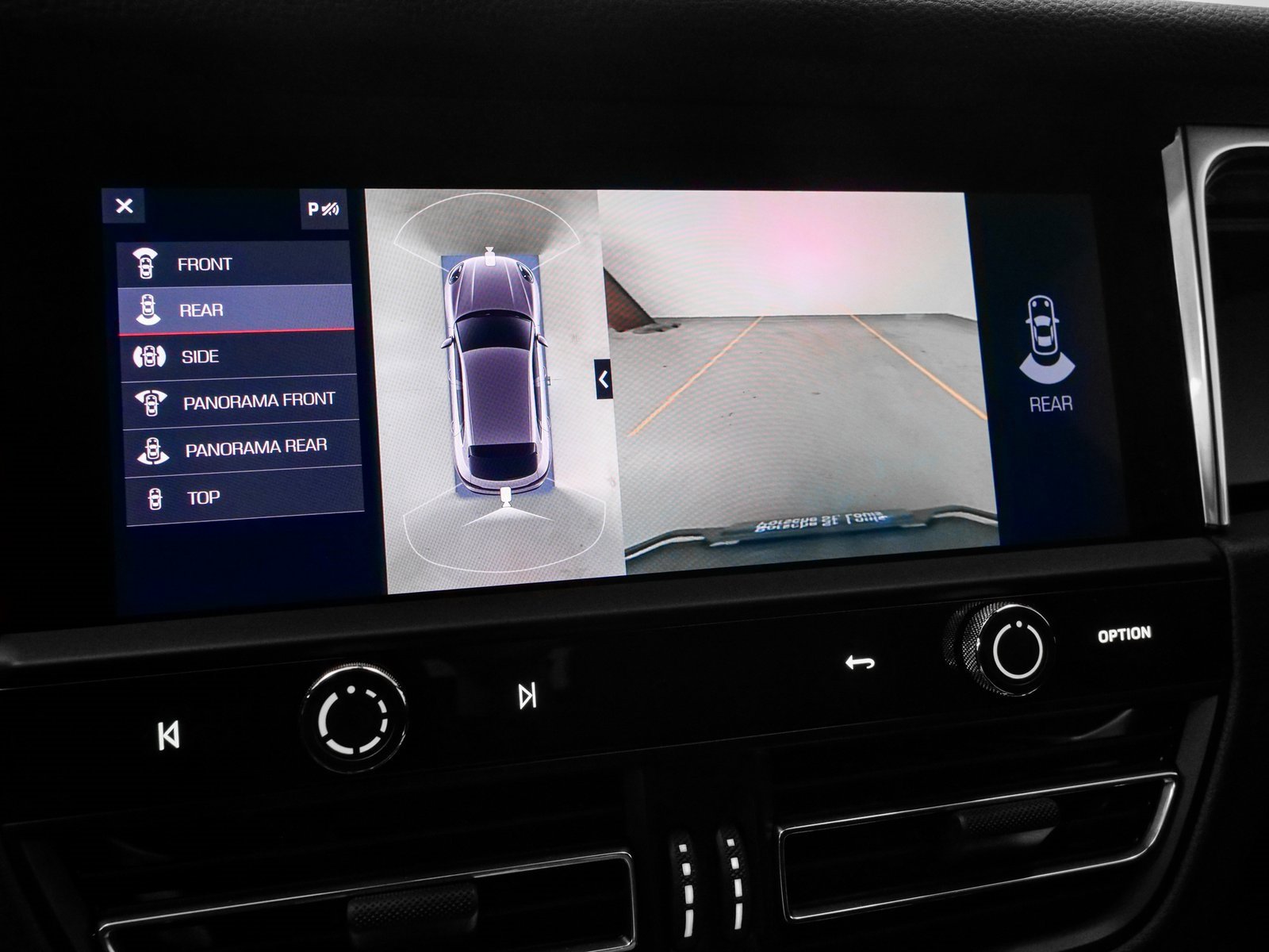 Certified 2025 Porsche Macan image 33