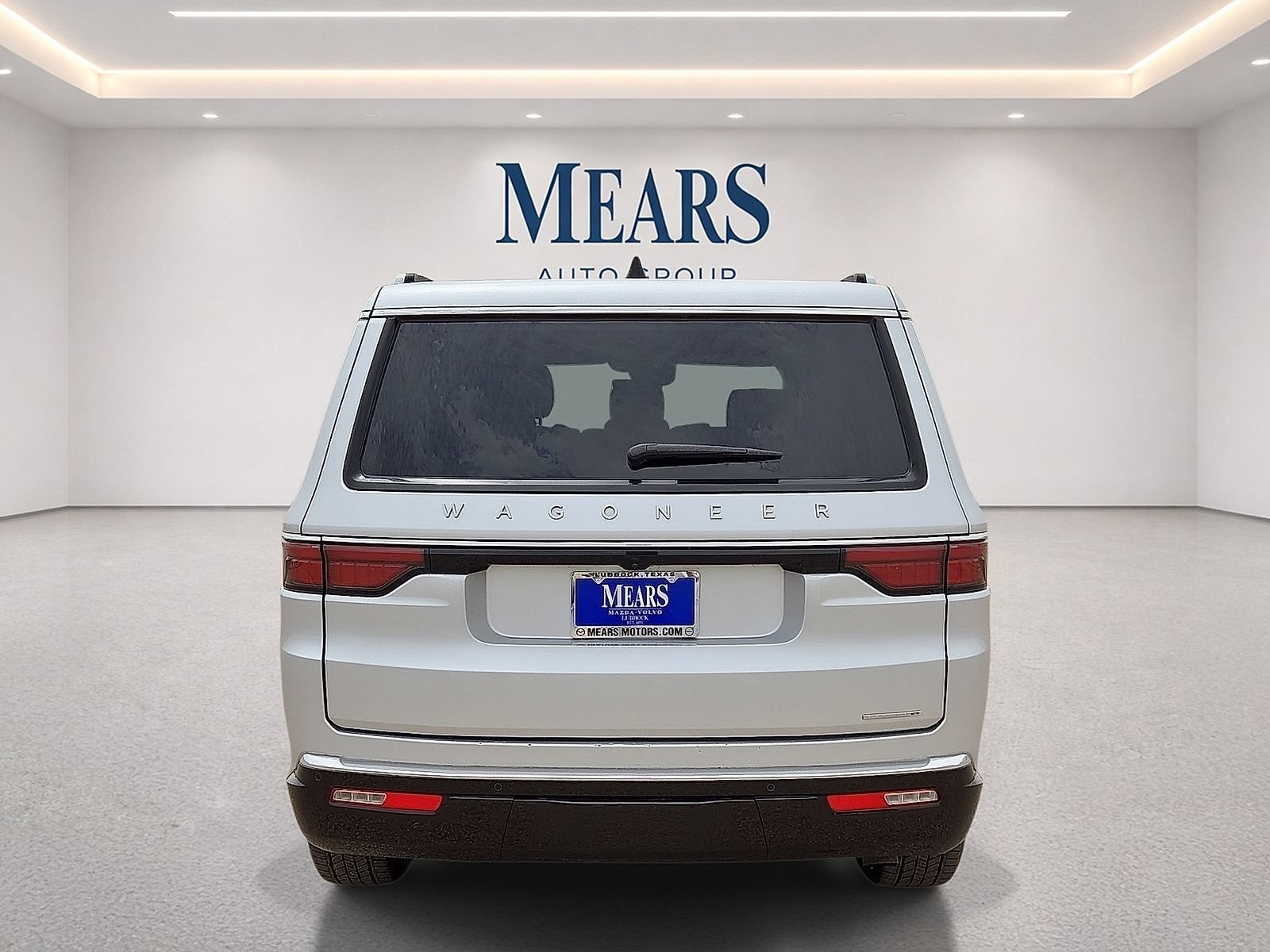 Used 2024 Jeep Wagoneer Series II w/ Flexible Seating Group RWD image 4