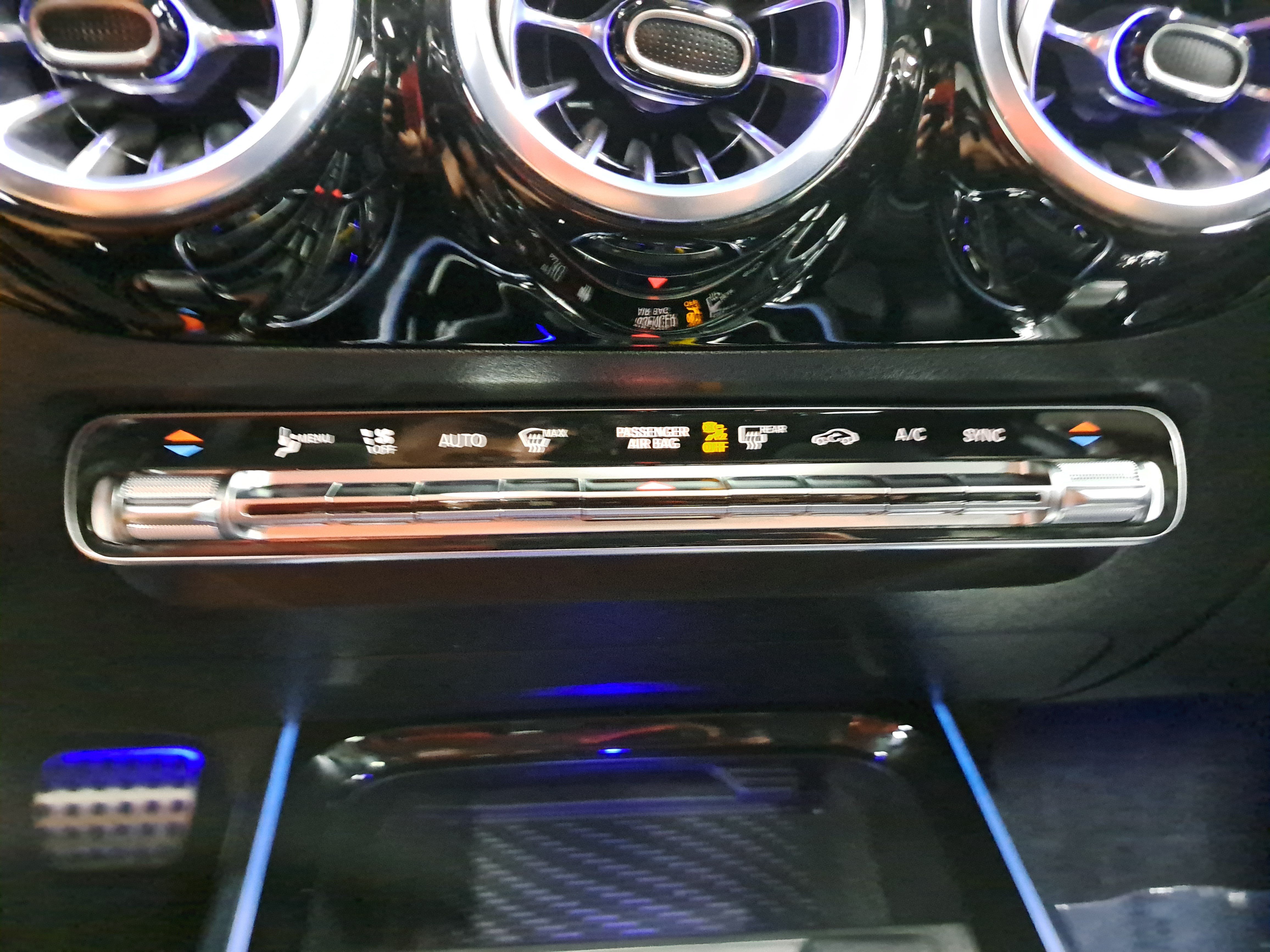 Certified 2025 Mercedes-Benz GLA 35 AMG 4MATIC image 23