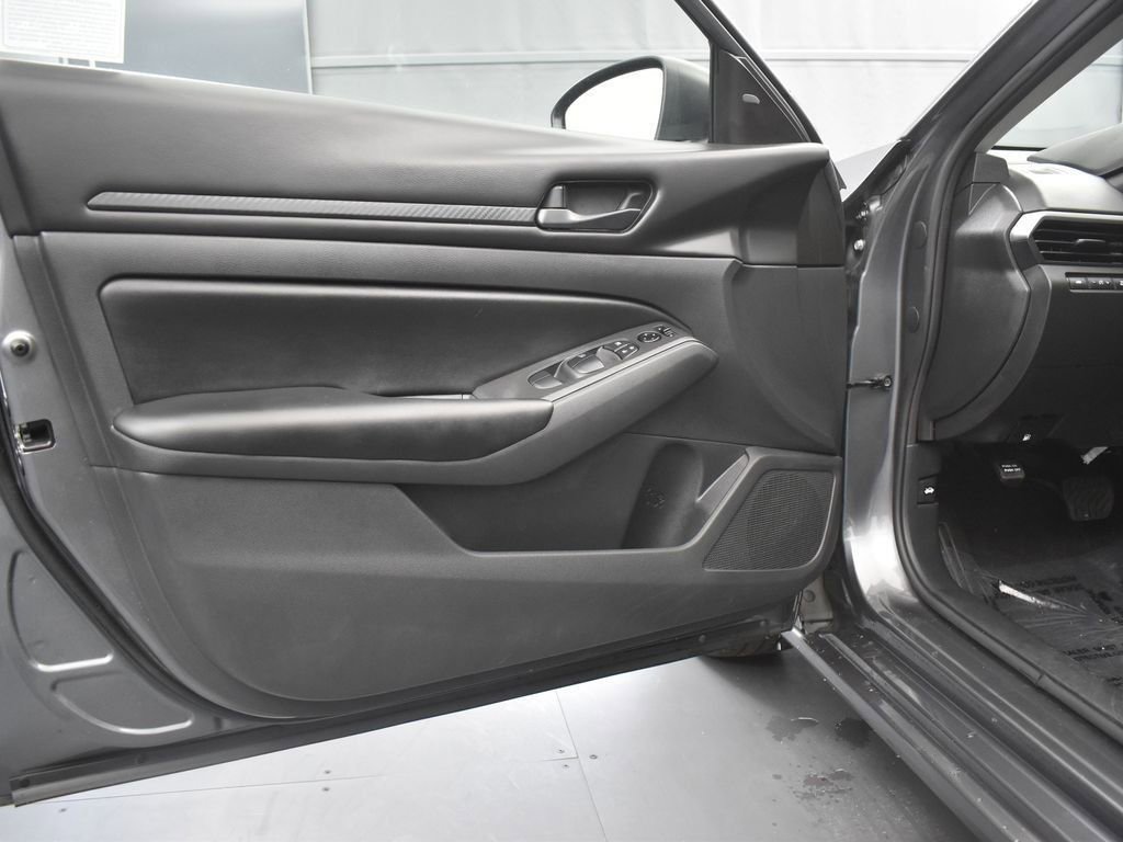 Used 2024 Nissan Altima 2.5 S image 27