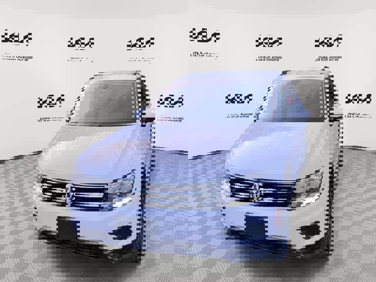 Used 2021 Volkswagen Tiguan SE image 1