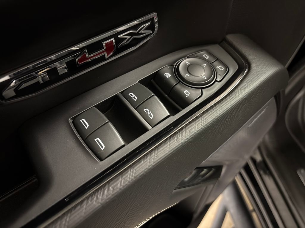 Used 2022 GMC Sierra 1500 AT4X image 25