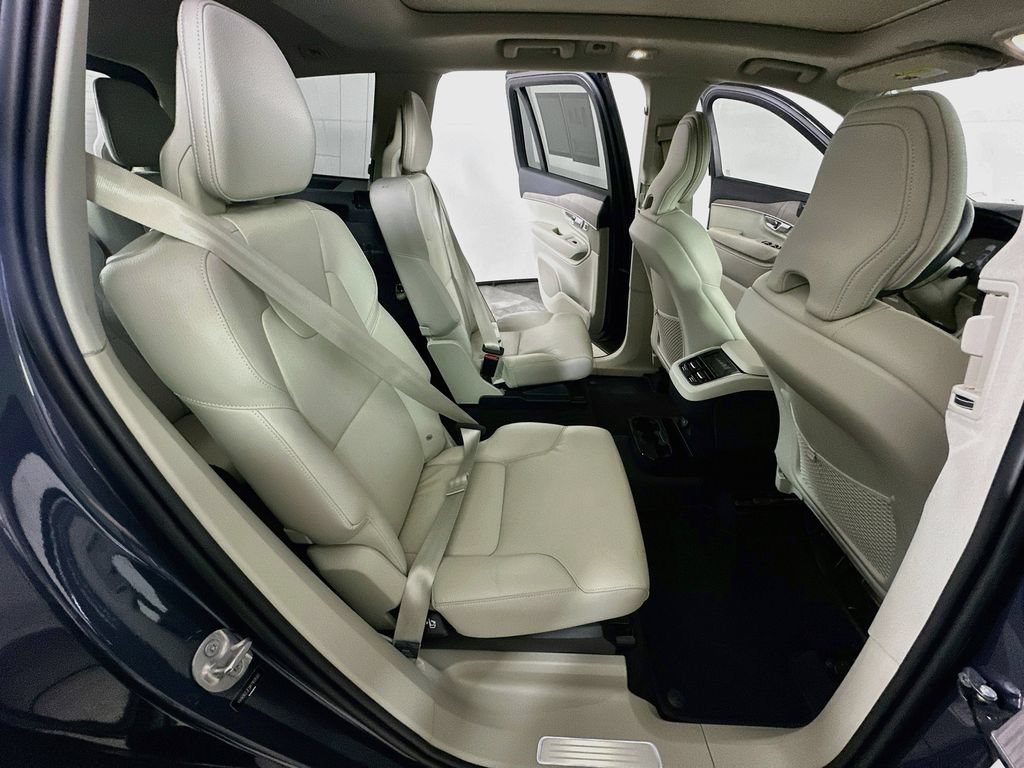 Used 2024 Volvo XC90 B6 Plus AWD/4WD image 11