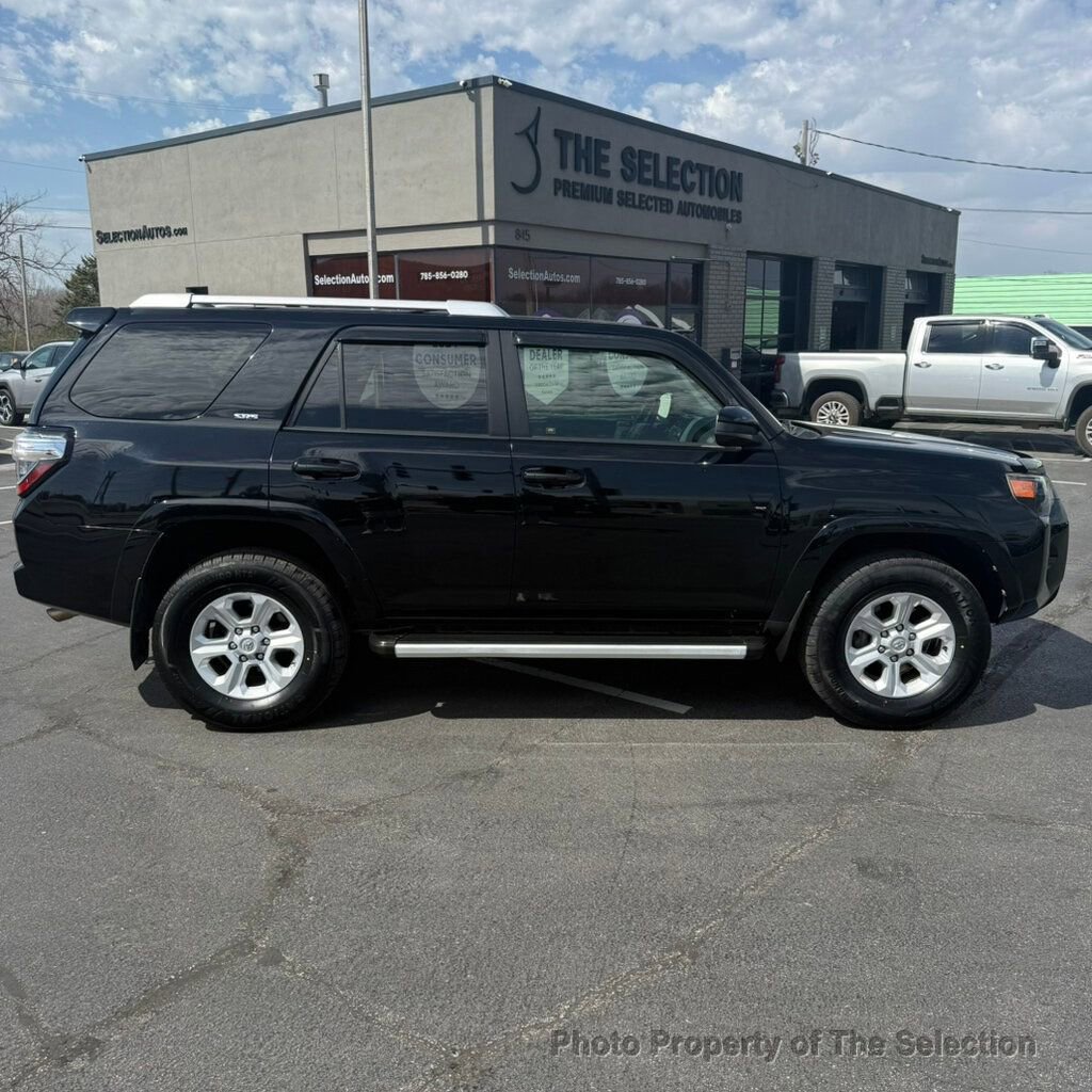 Used 2016 Toyota 4Runner SR5 image 17