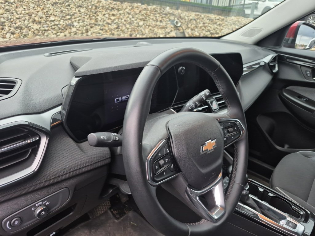 Used 2024 Chevrolet TrailBlazer LT w/ Convenience Package AWD/4WD image 10