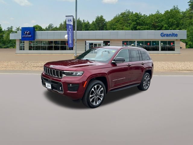 Used 2023 Jeep Grand Cherokee Overland w/ Luxury Tech Group IV AWD/4WD image 2