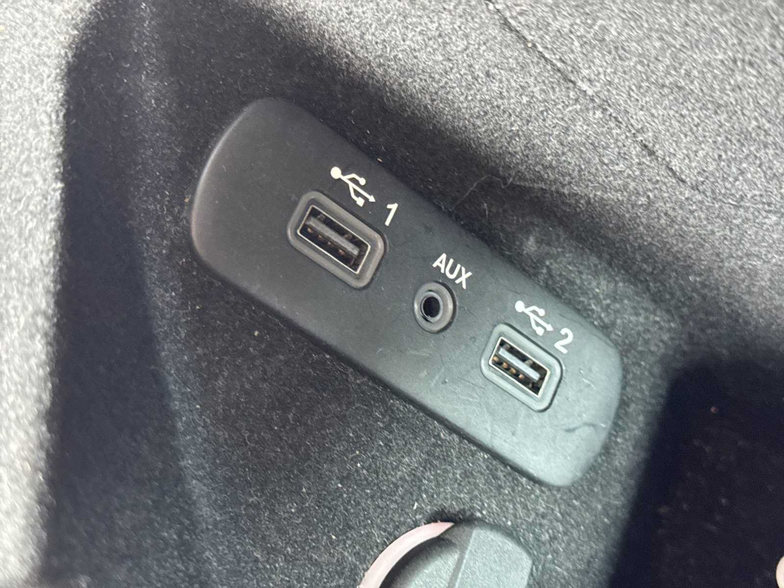 Used 2020 Dodge Challenger SXT RWD image 29