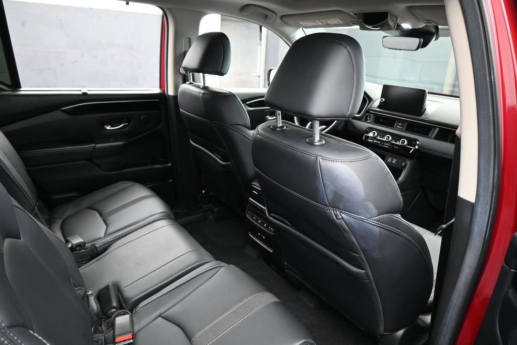 Used 2025 Honda Pilot Touring image 52
