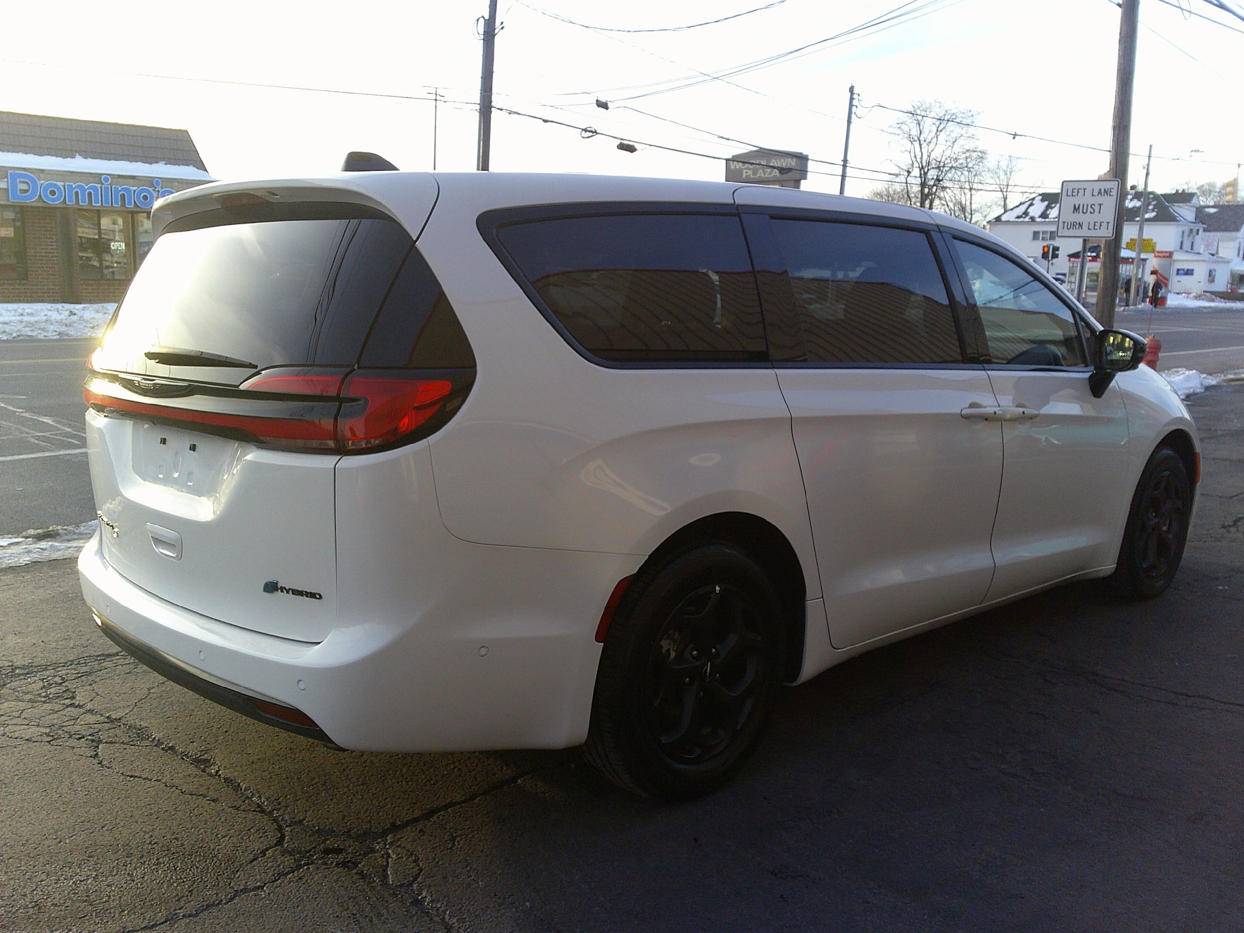Used 2024 Chrysler Pacifica Select image 5