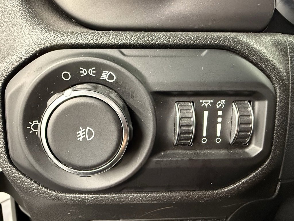 Used 2021 Jeep Wrangler Sport image 23