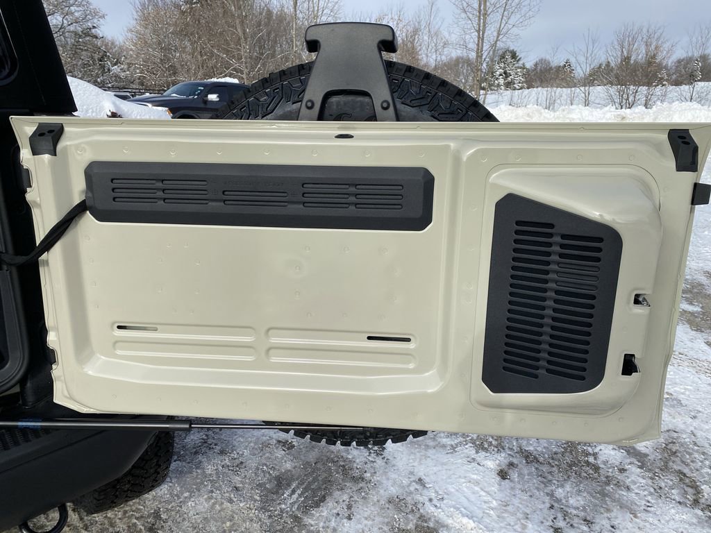 New 2025 Ford Bronco Badlands image 18