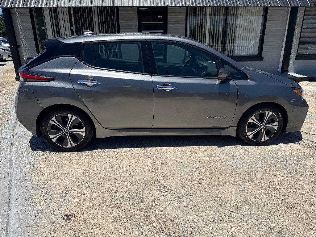 Used 2018 Nissan Leaf SL w/ SL Technology Package FWD image 8