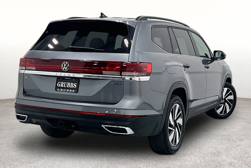 Used 2024 Volkswagen Atlas SE AWD/4WD image 2