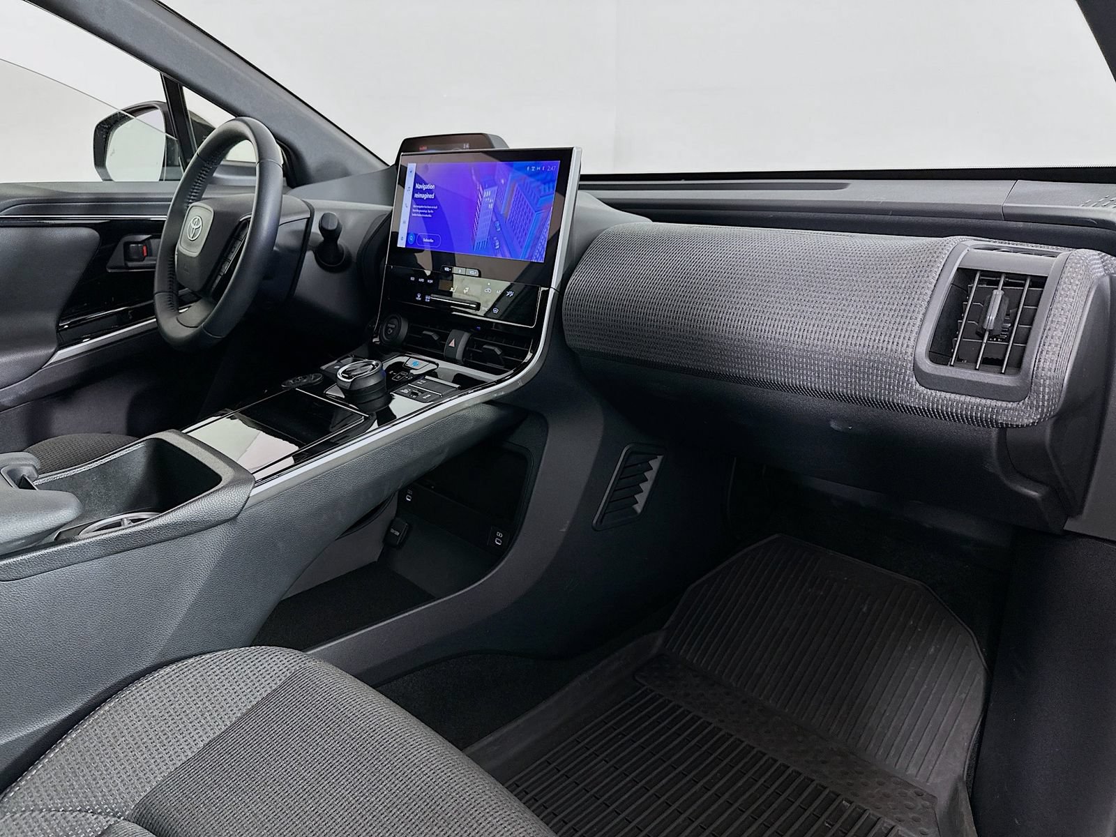 Certified 2023 Toyota bZ4X AWD image 29