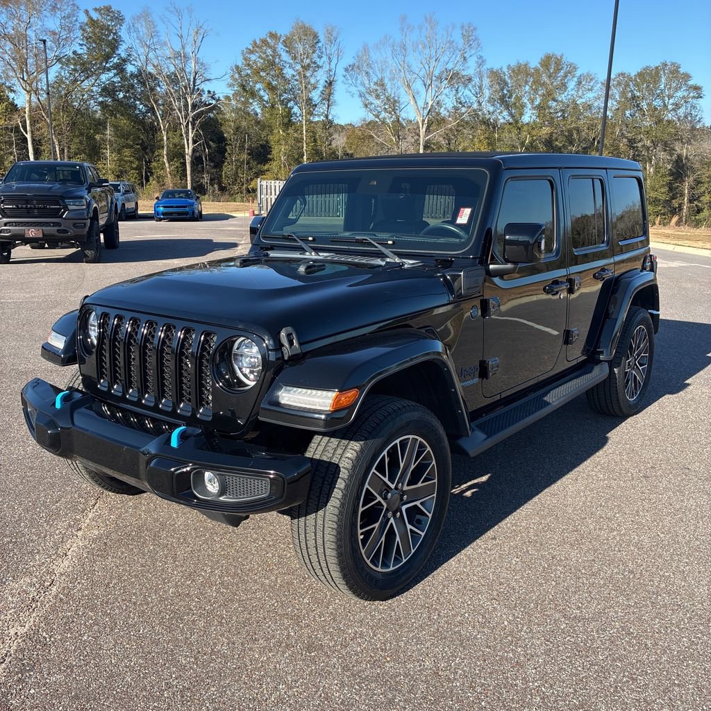 Used 2022 Jeep Wrangler Unlimited Sahara image 3